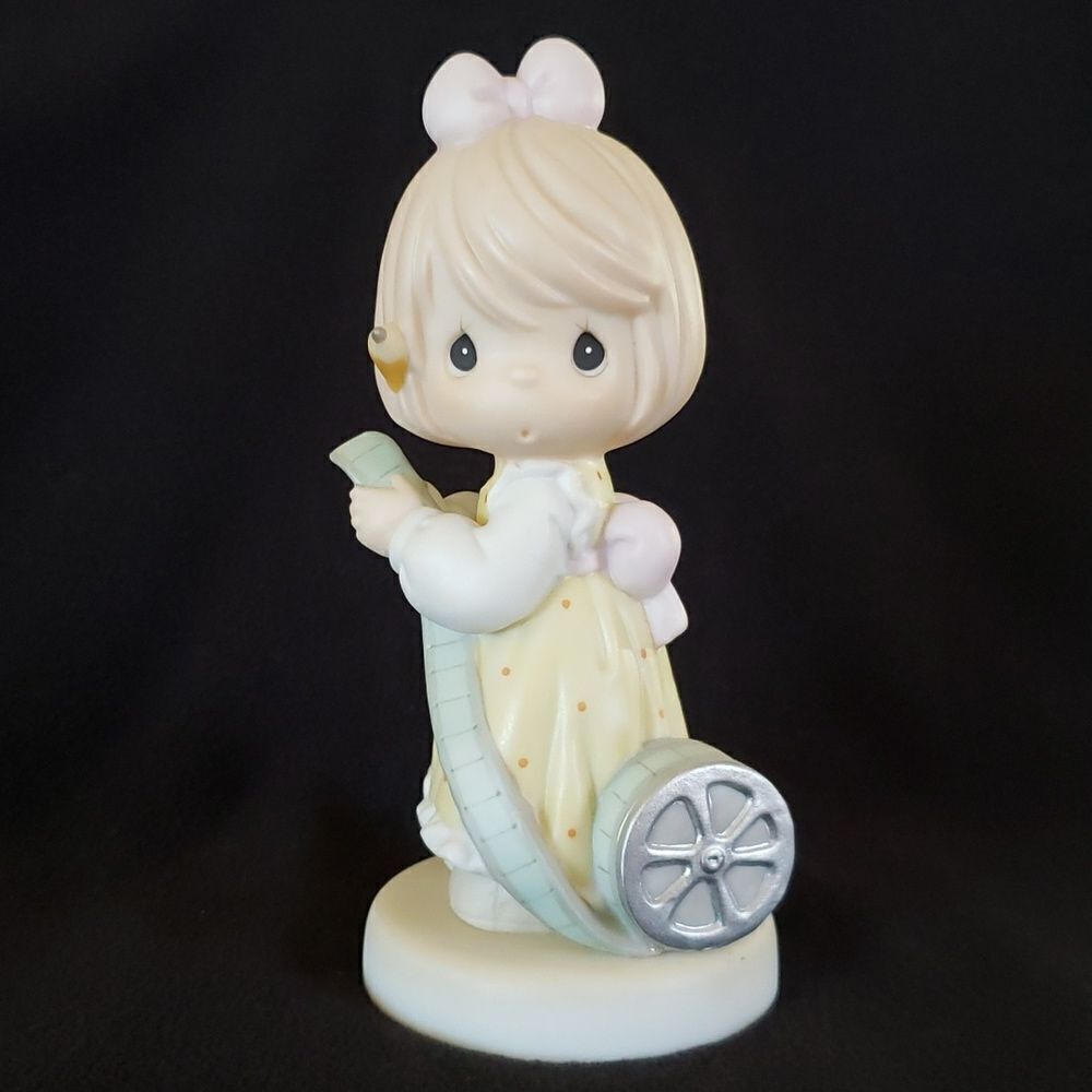 Vintage 1999 Precious Moments “You Oughta Be in Pictures” Porcelain Figurine